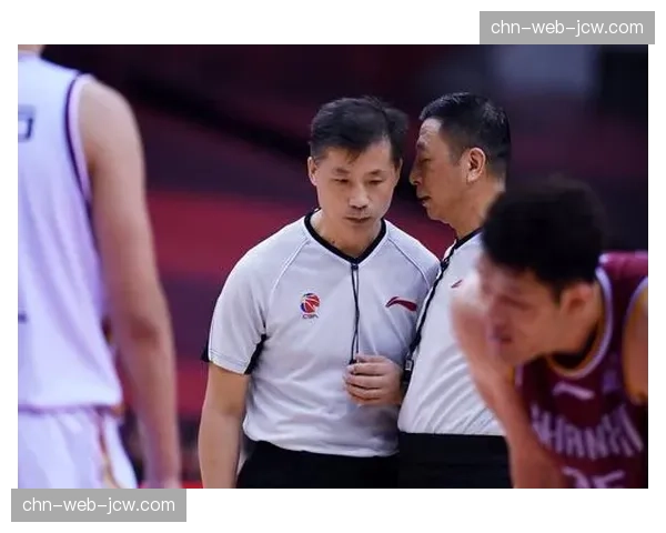 山西防守沟通存在障碍 奈特与本土球员协防默契不足